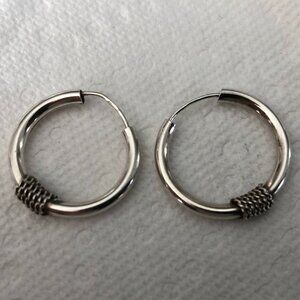 Vintage Silver 925 Stamped Continuous Hoop Earrings w Rope Detail Size OS